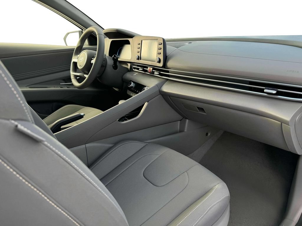 New 2025 Hyundai Elantra Sport FWD image 15