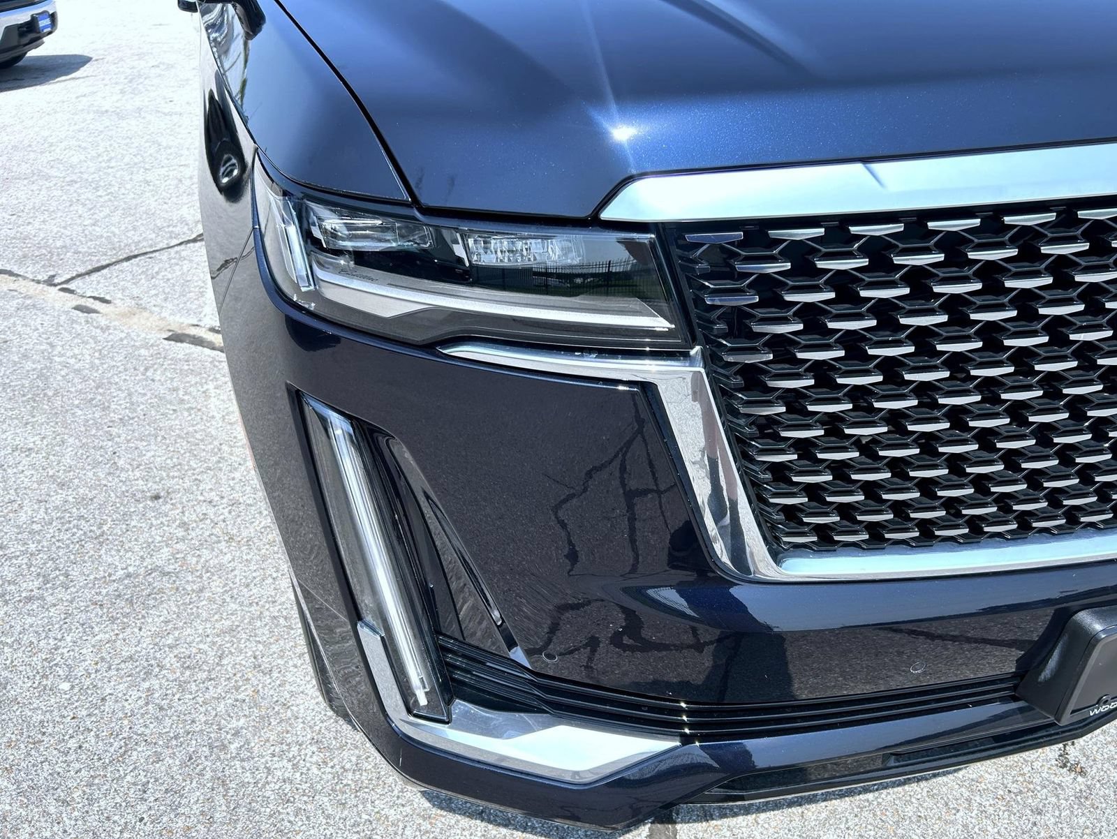 Certified 2023 Cadillac Escalade Premium Luxury AWD/4WD image 10