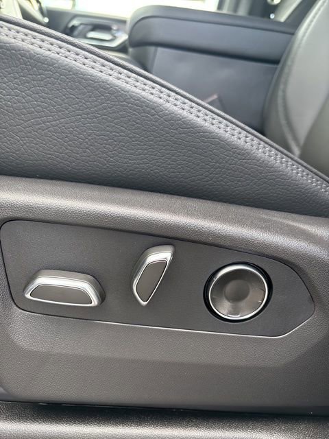New 2026 GMC Yukon Denali w/ Sun & Power Step Package image 12