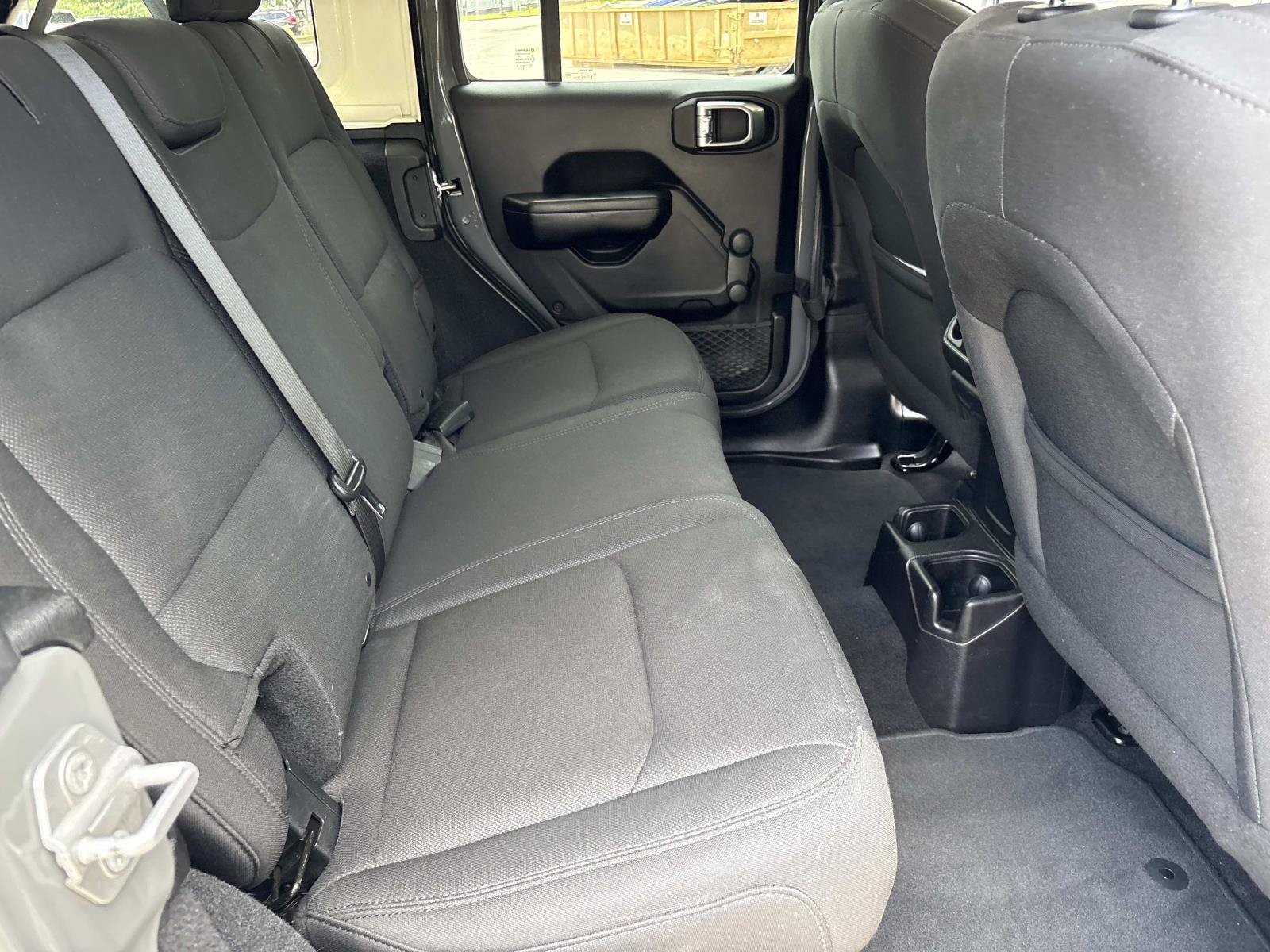 Used 2018 Jeep Wrangler Unlimited Sport AWD/4WD image 32