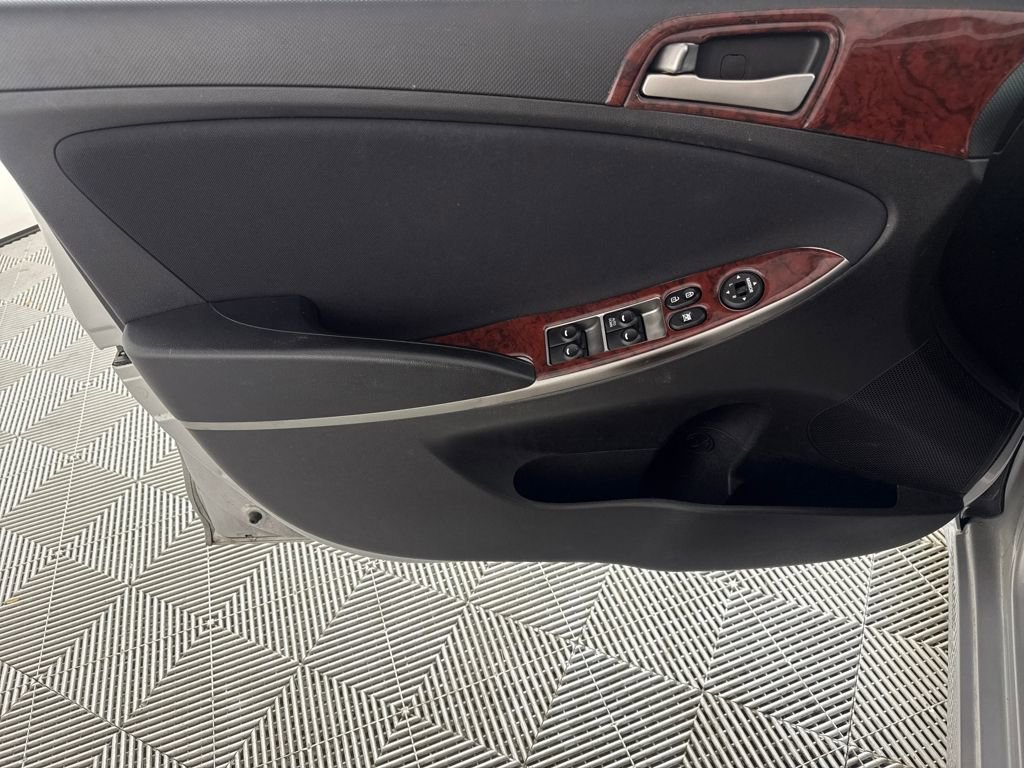 Used 2016 Hyundai Accent SE image 10