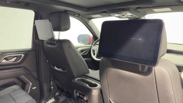 Used 2024 Chevrolet Suburban RST w/ Luxury Package RWD image 18