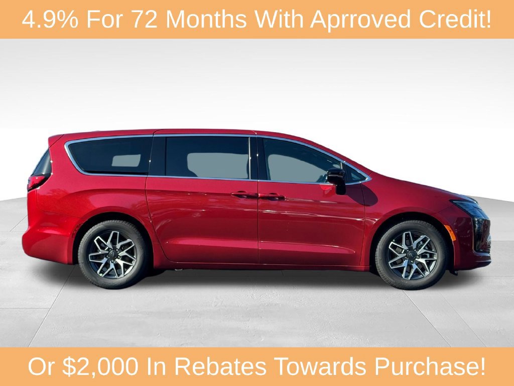 New 2027 Chrysler Pacifica Limited FWD image 8