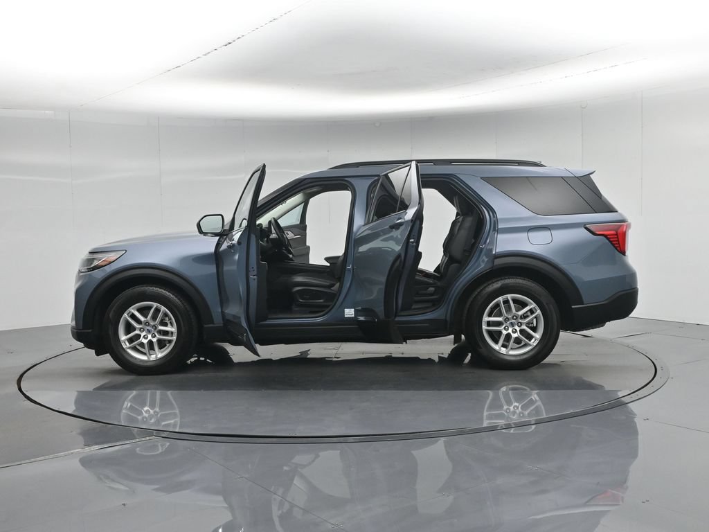 Used 2025 Ford Explorer Active w/ Active Comfort Package RWD image 38