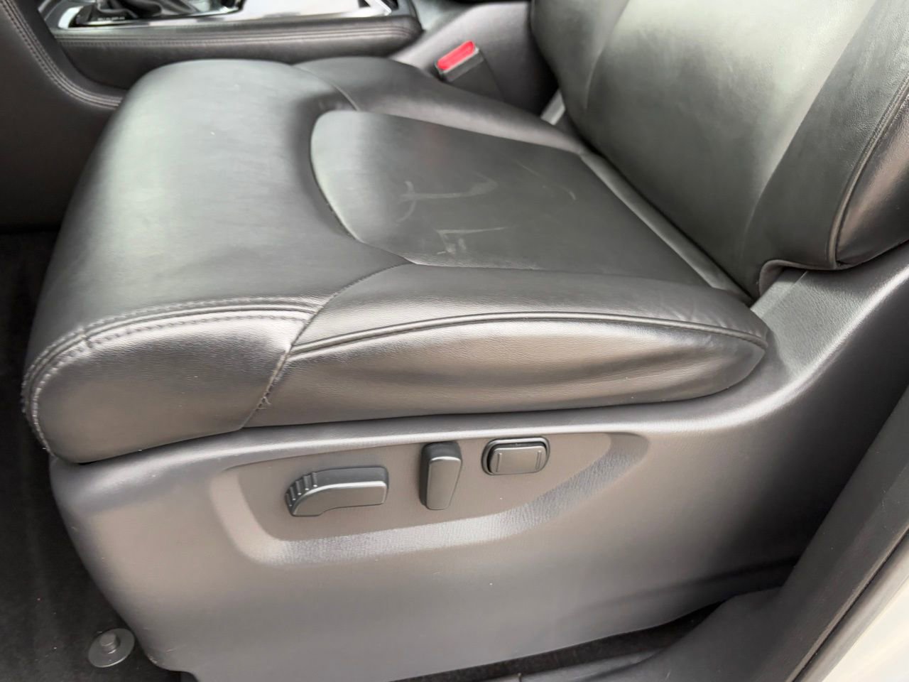 Certified 2022 Nissan Armada SV image 35