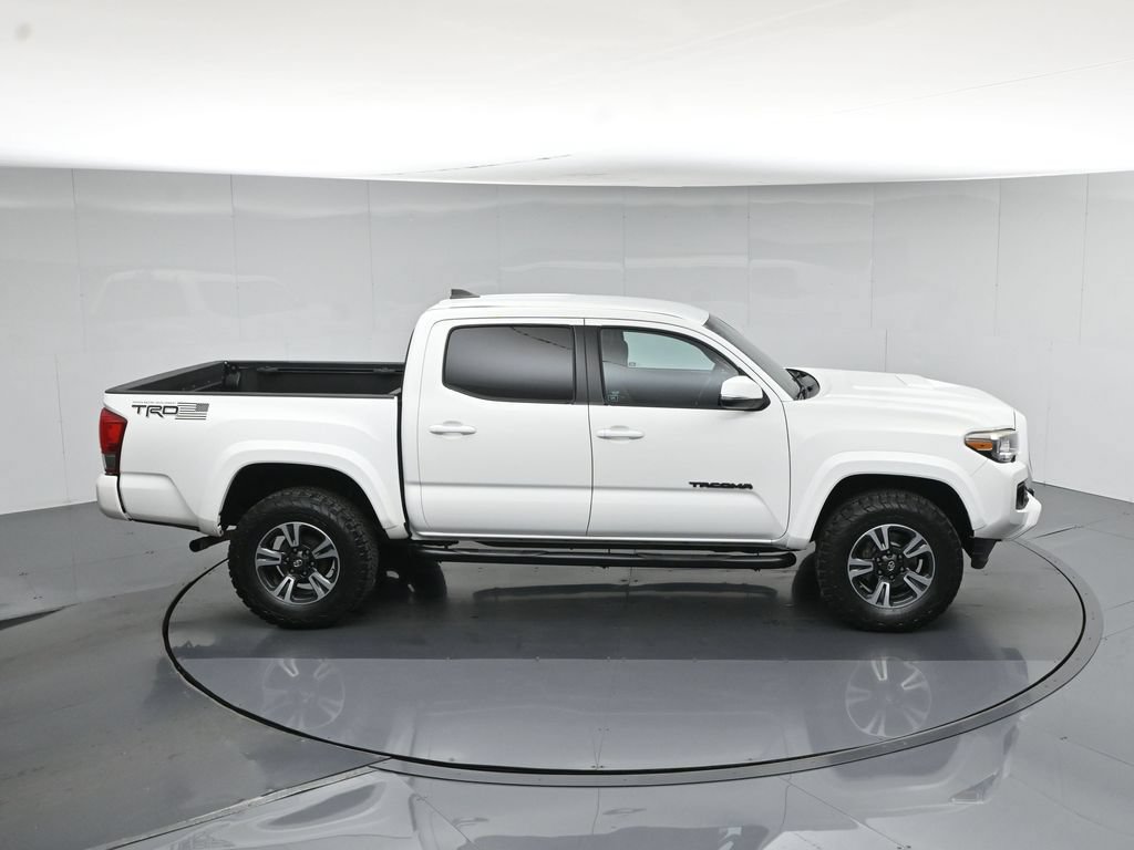 Used 2017 Toyota Tacoma TRD Sport w/ Tow Package RWD image 39