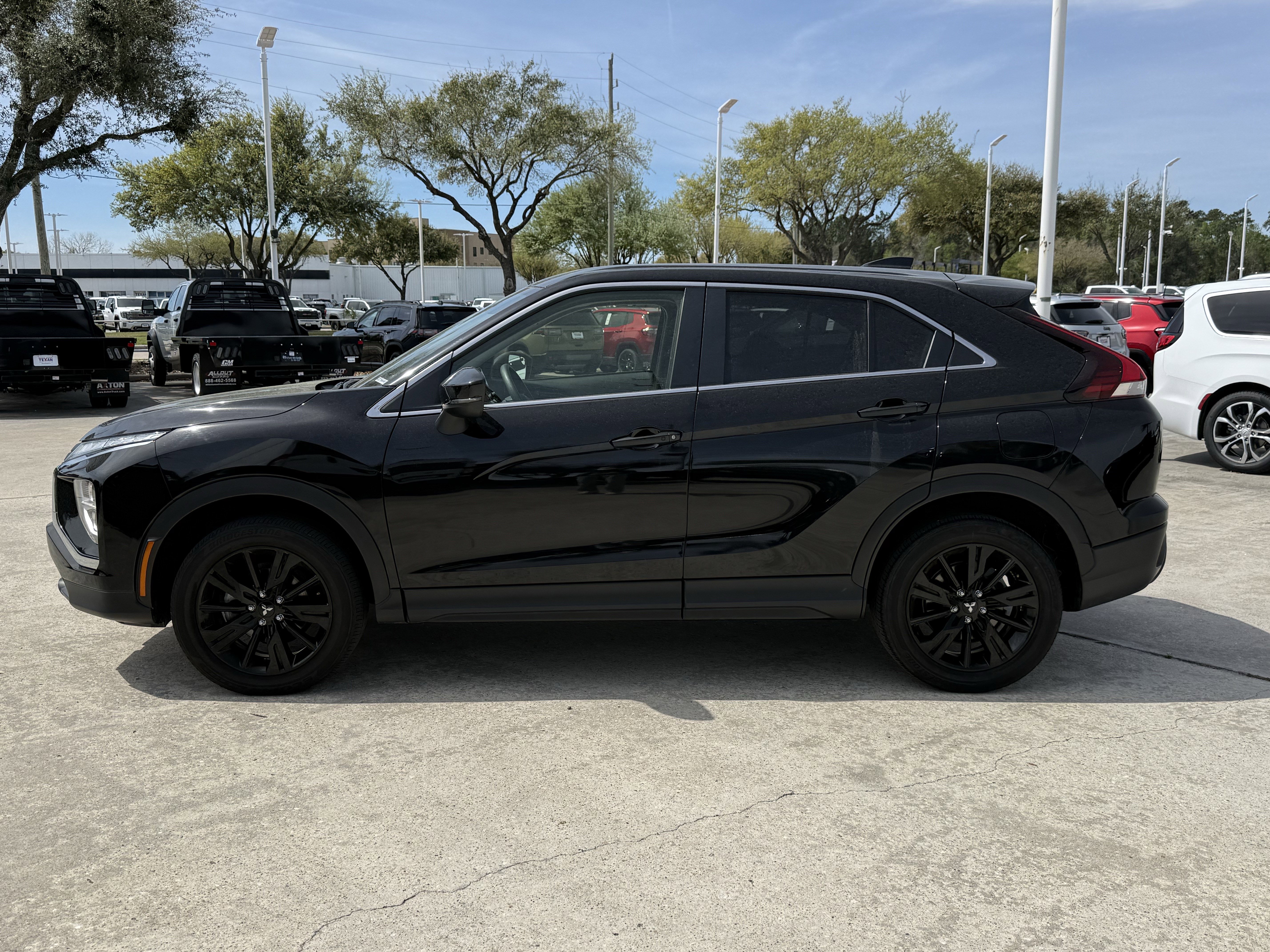 Used 2024 Mitsubishi Eclipse Cross LE image 8