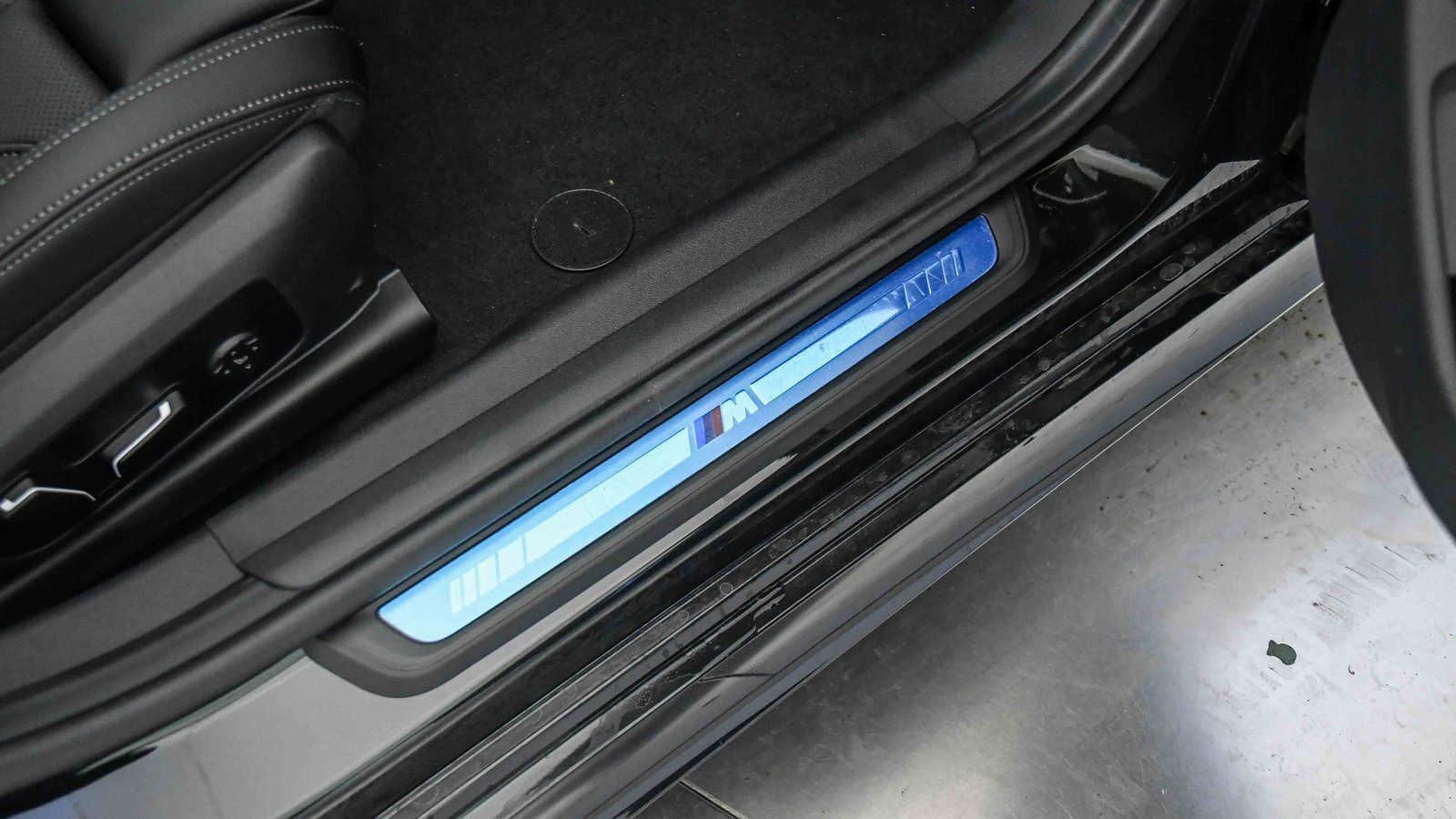 New 2026 BMW 330i Sedan w/ M Sport Package image 18