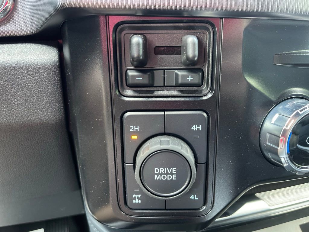 New 2025 Ford F350 Platinum w/ FX4 Off-Road Package image 24