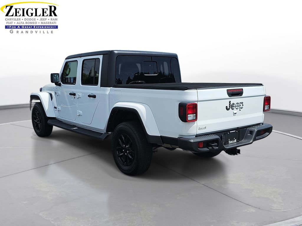 Used 2023 Jeep Gladiator Sport AWD/4WD image 7