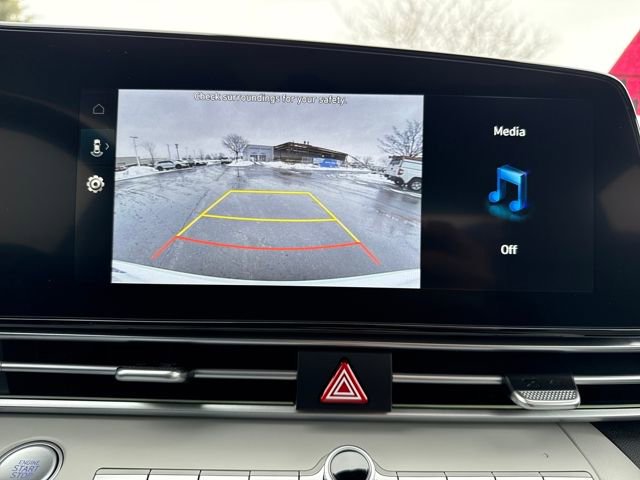 Certified 2025 Hyundai Elantra Limited image 16