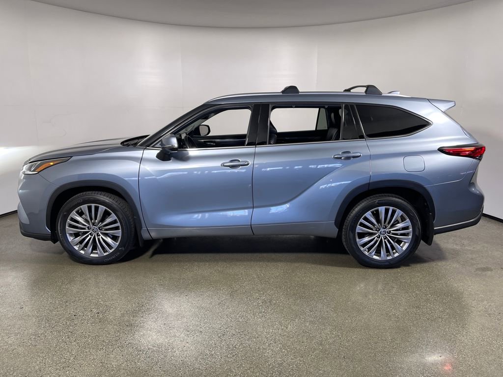 Certified 2022 Toyota Highlander Platinum image 6