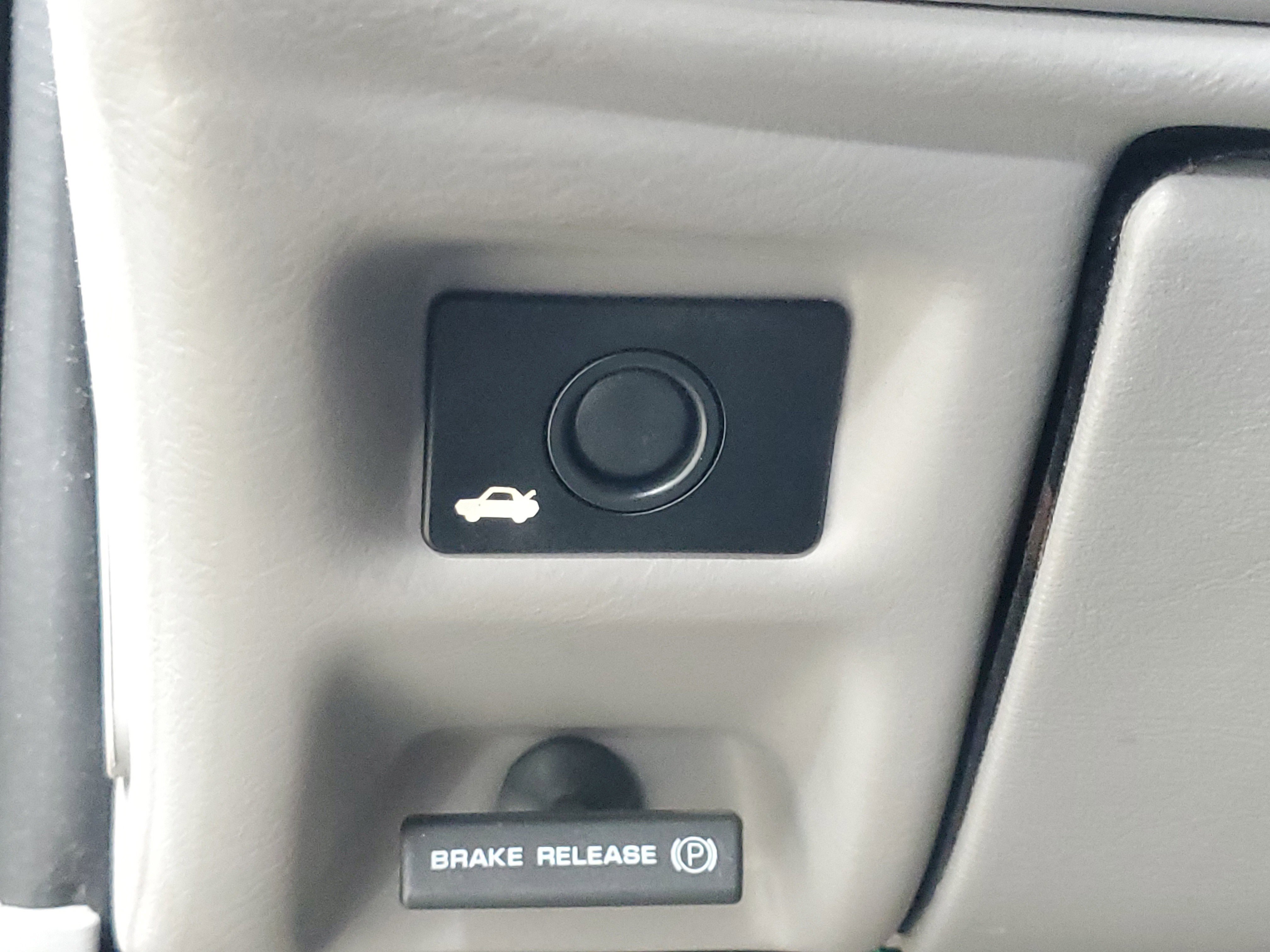 Used 2005 Ford Taurus SE FWD image 23