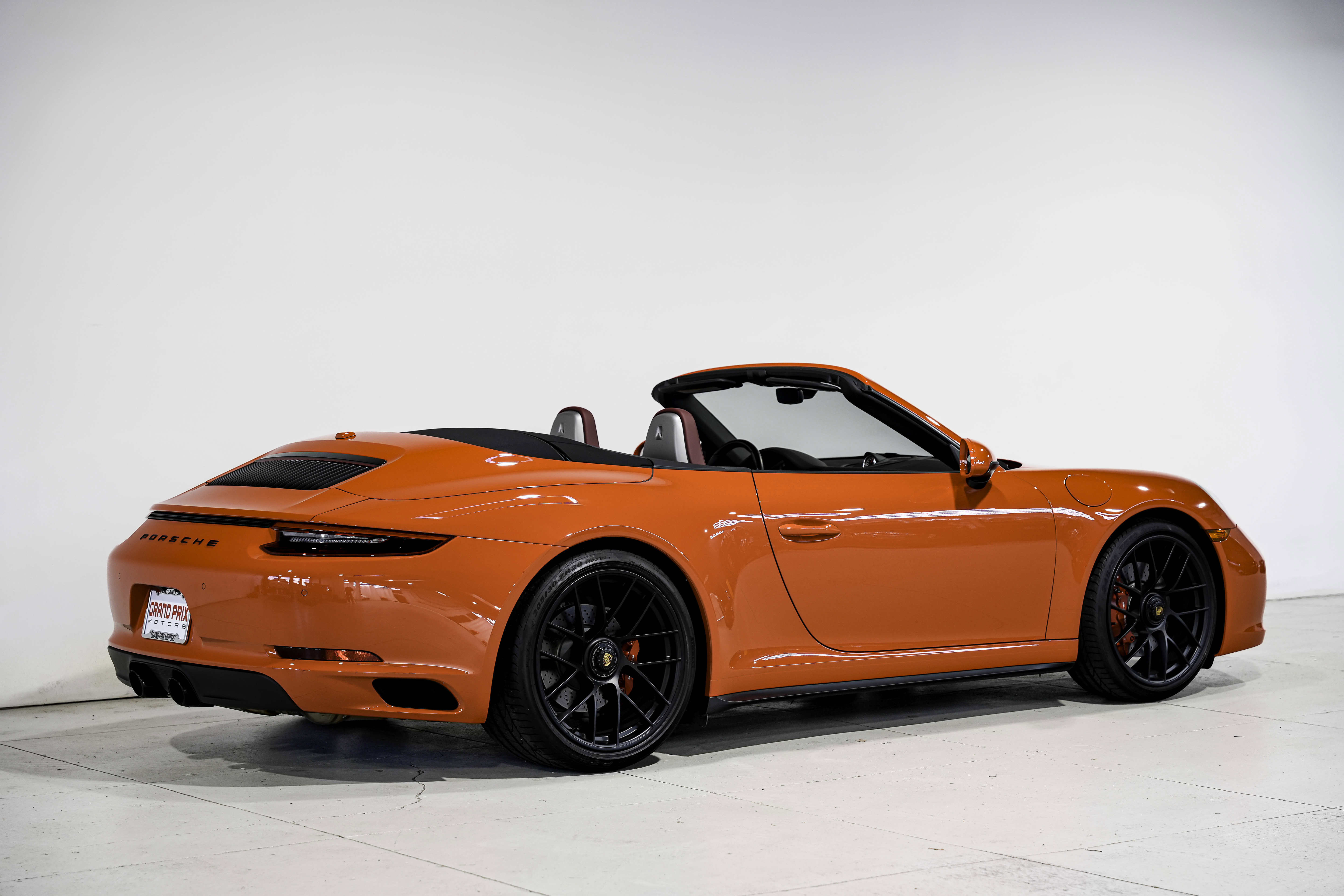 Used 2018 Porsche 911 Carrera GTS image 3