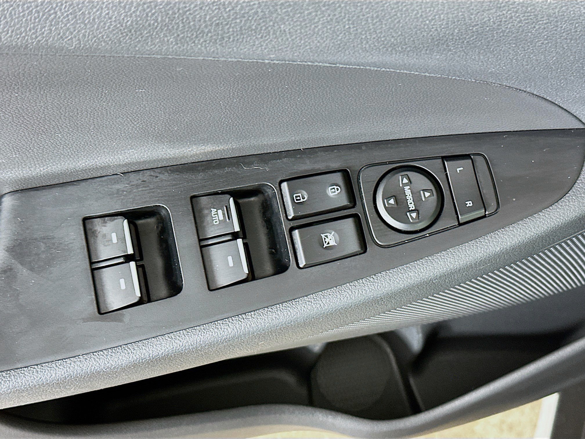 Used 2021 Hyundai Tucson Limited w/ Cargo Package AWD/4WD image 15