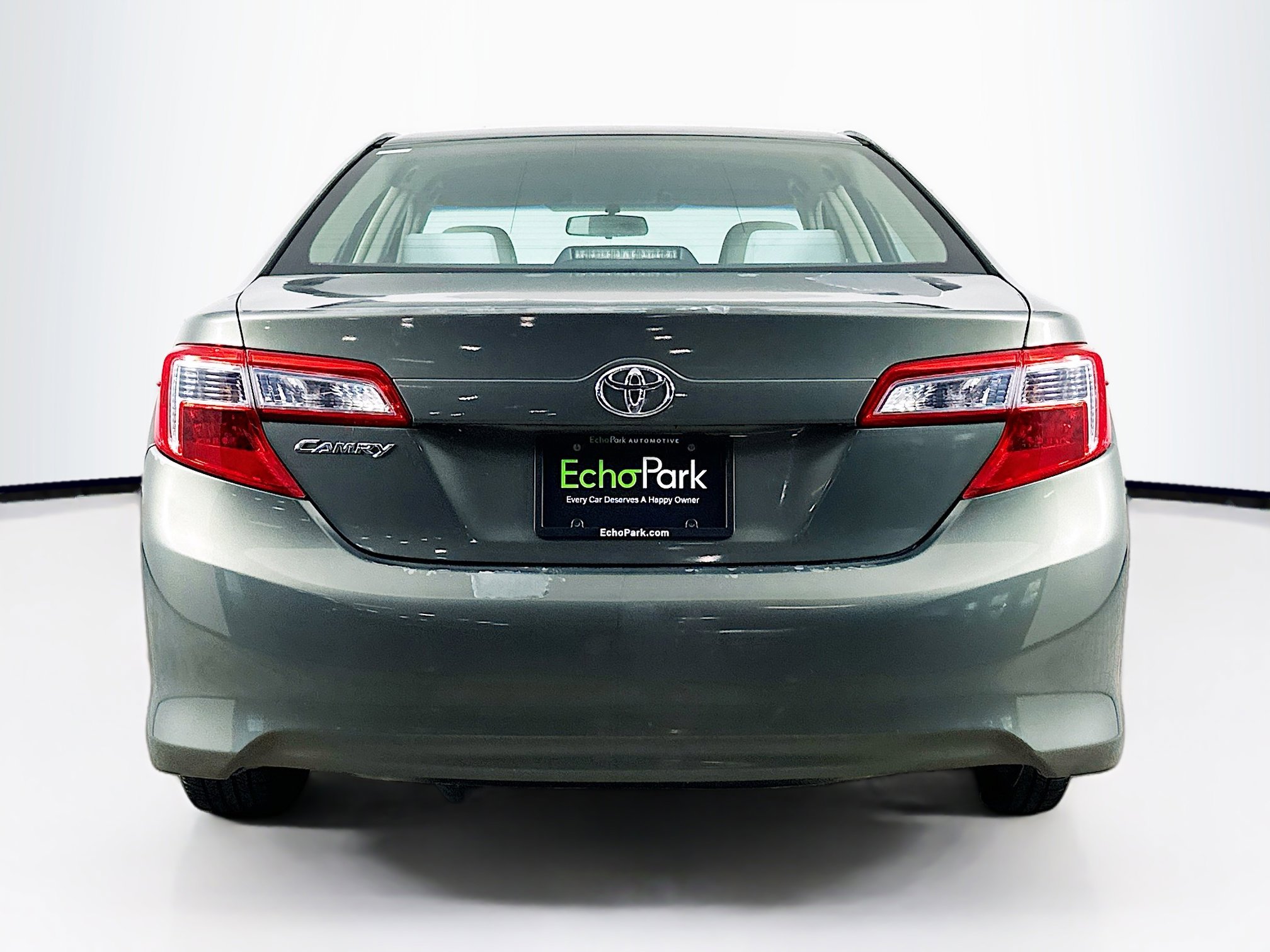 Used 2012 Toyota Camry L image 7
