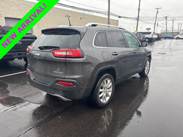 Used 2017 Jeep Cherokee Limited image 4