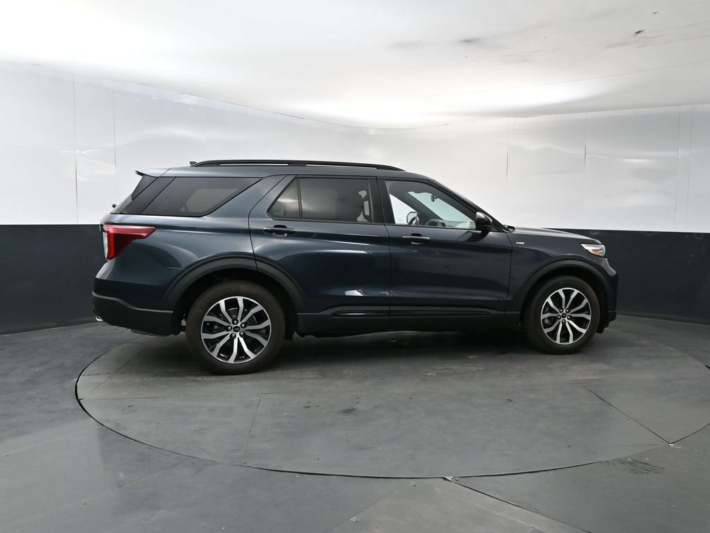 Used 2023 Ford Explorer ST-Line AWD/4WD image 6