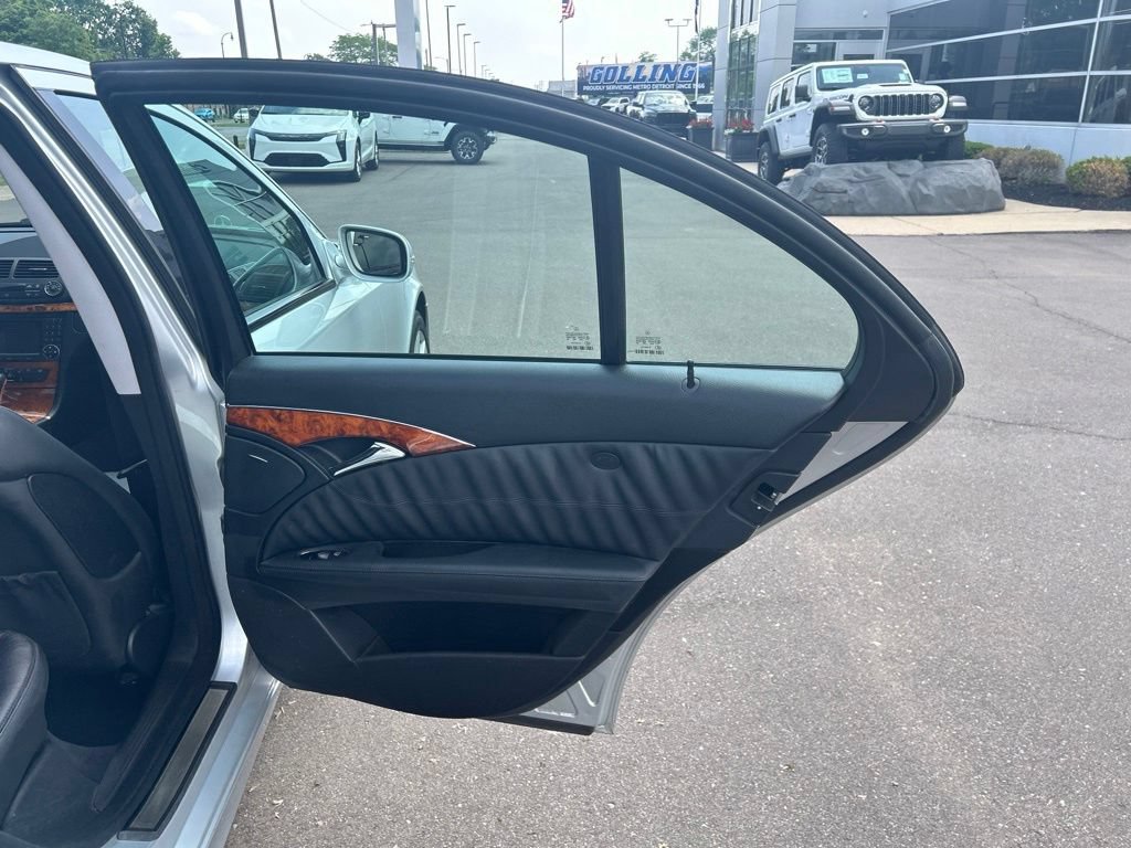 Used 2007 Mercedes-Benz E 350 4MATIC Sedan image 16
