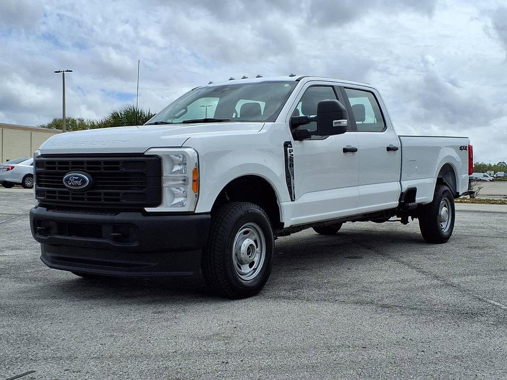 Used 2023 Ford F250 XL w/ Camper Package image 3