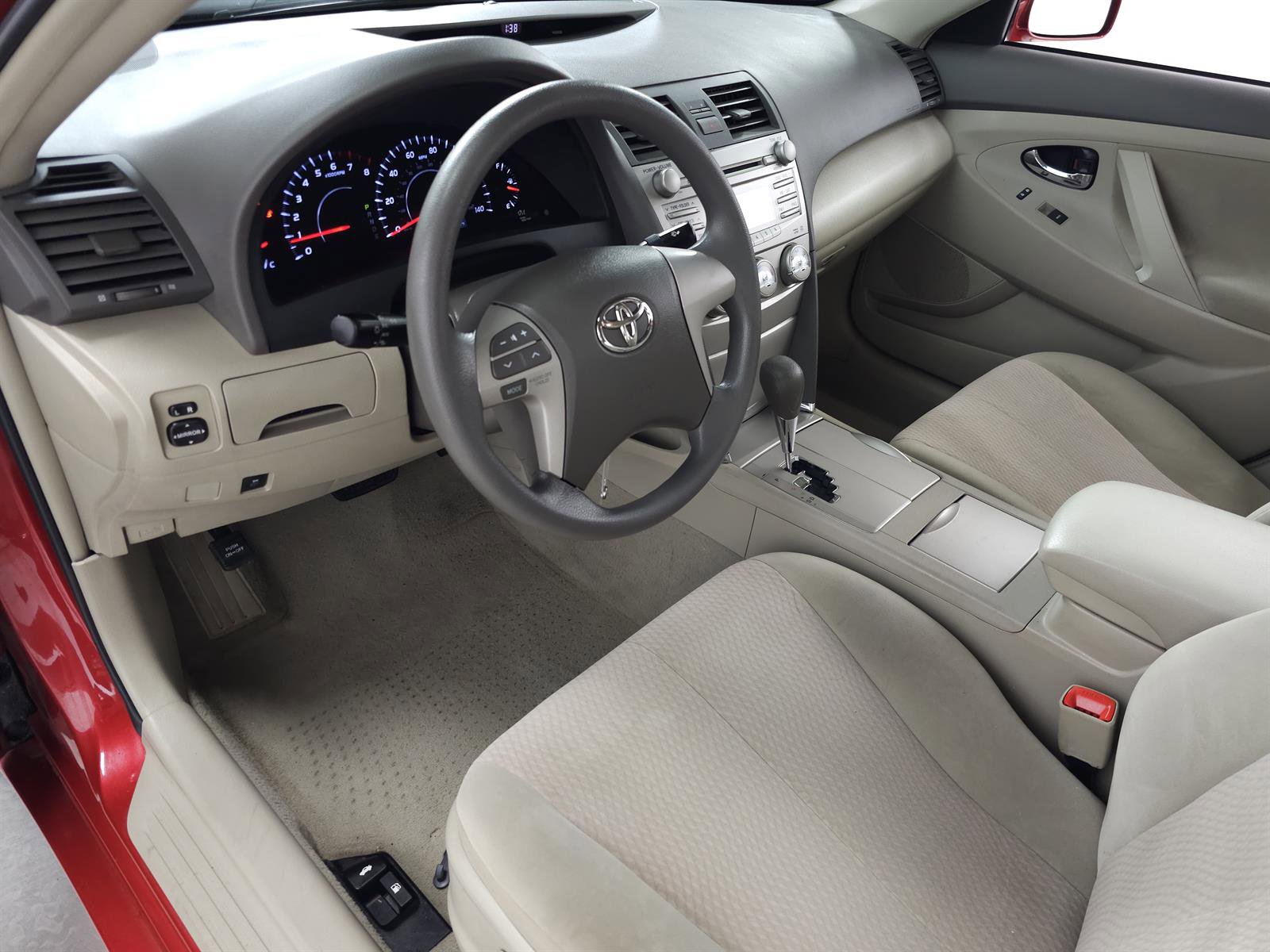 Used 2011 Toyota Camry LE image 11