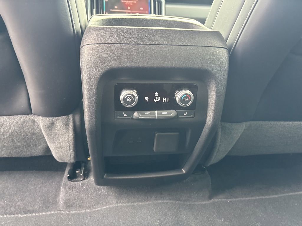 Certified 2024 GMC Acadia Elevation w/ Luxury Package image 20