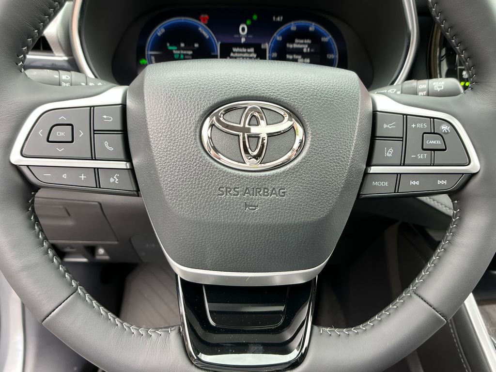 New 2026 Toyota Highlander Platinum image 14