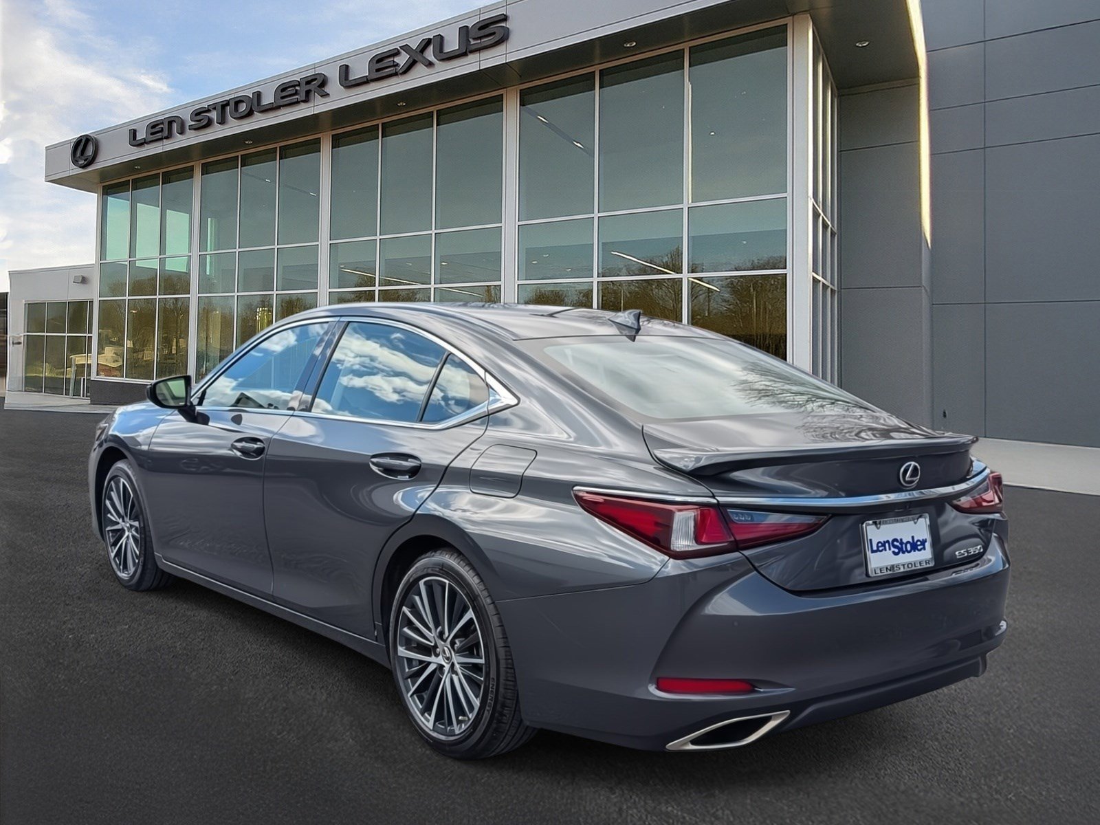 Certified 2025 Lexus ES 350 w/ Premium Package image 5
