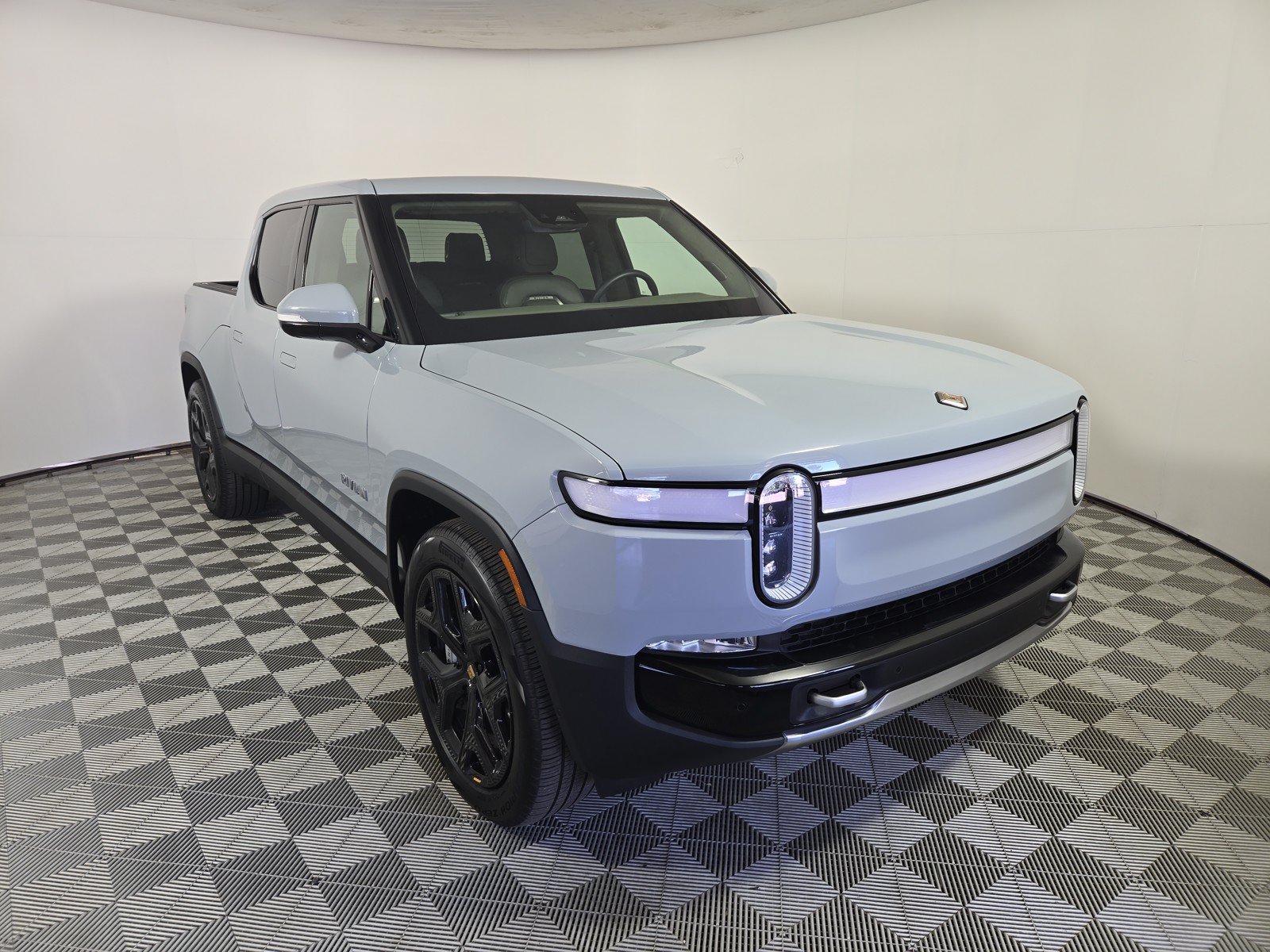 Used 2024 Rivian R1T Adventure AWD/4WD image 7
