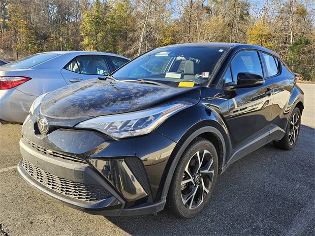 Used 2022 Toyota C-HR XLE image 2