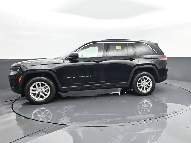 Used 2023 Jeep Grand Cherokee Laredo w/ Luxury Tech Group I AWD/4WD image 5