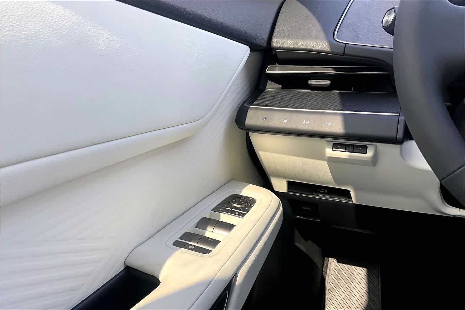 New 2026 Lexus ES 350e FWD image 20