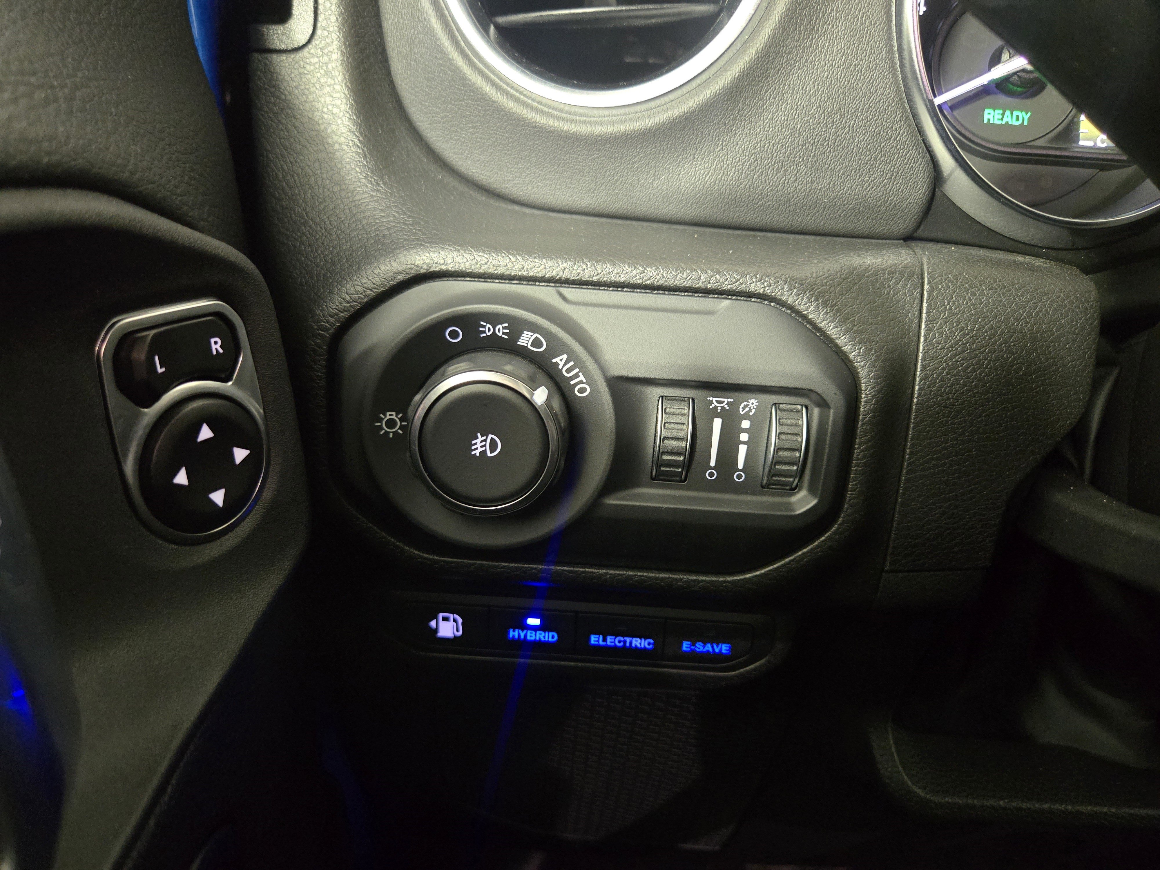 Used 2022 Jeep Wrangler Unlimited Sahara image 29