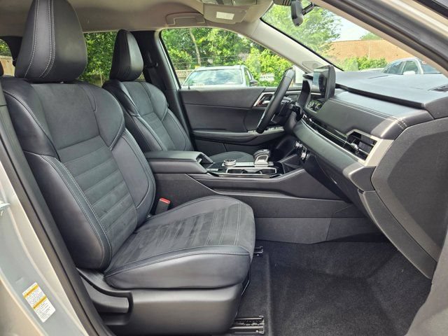 Used 2025 Mitsubishi Outlander SE AWD/4WD image 30