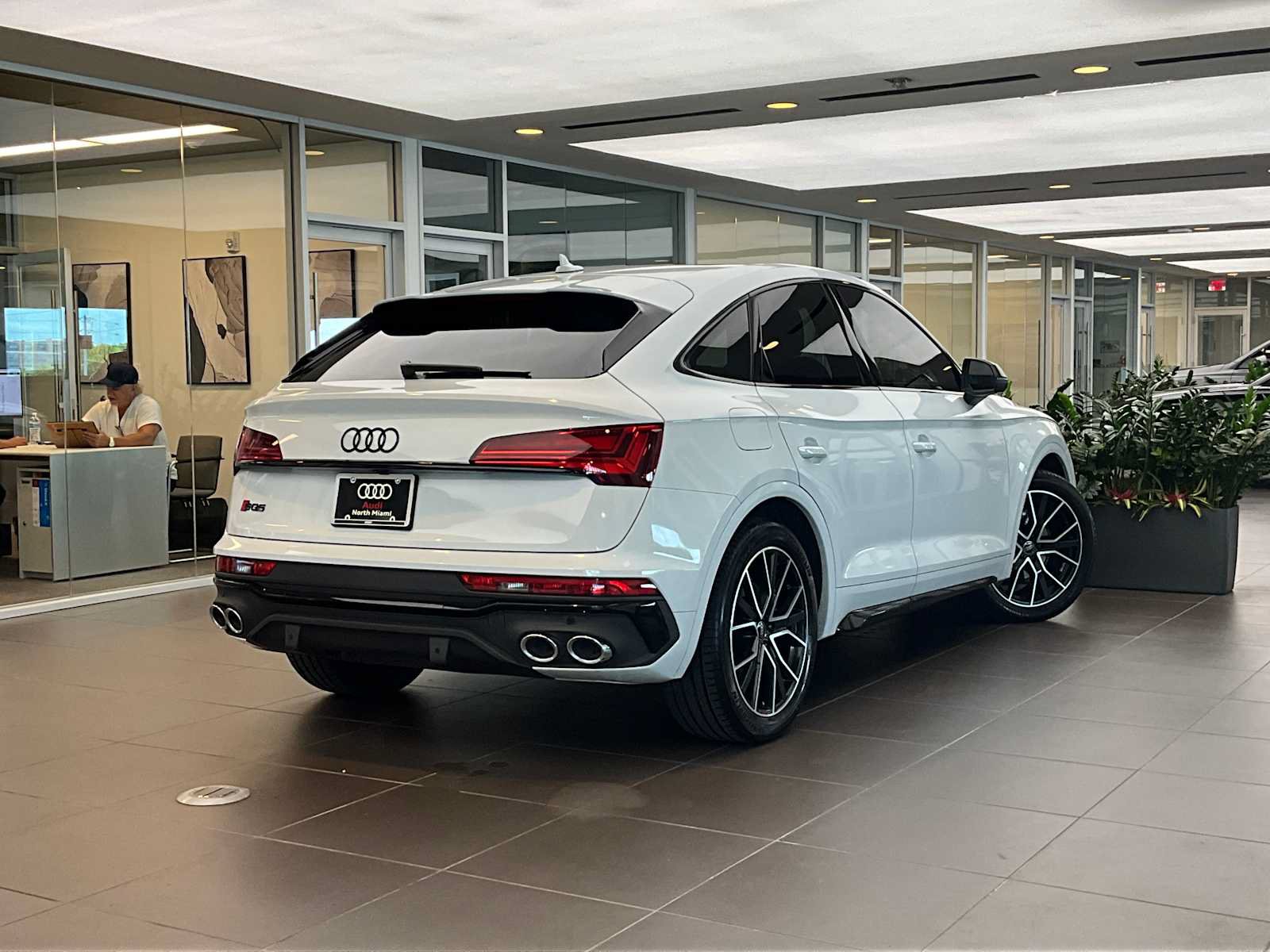 Used 2023 Audi SQ5 Premium Plus w/ Premium Plus Package AWD/4WD image 7