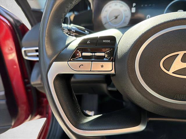 Used 2025 Hyundai Elantra SEL image 14