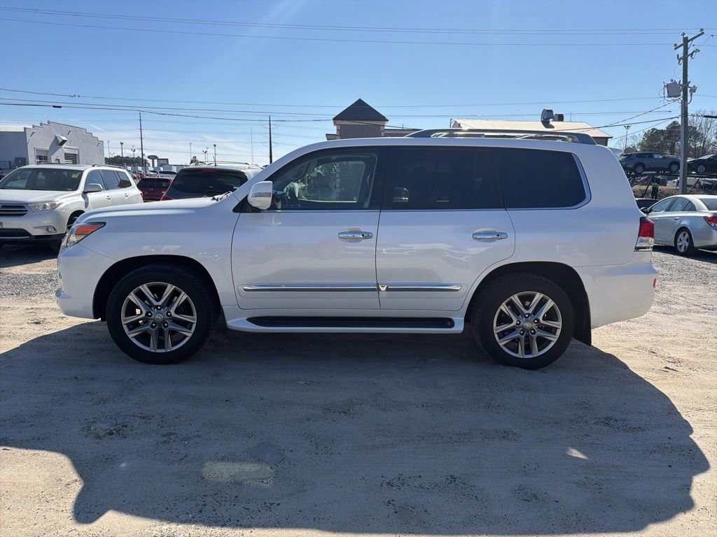 Used 2015 Lexus LX 570 4WD w/ Luxury Package image 2