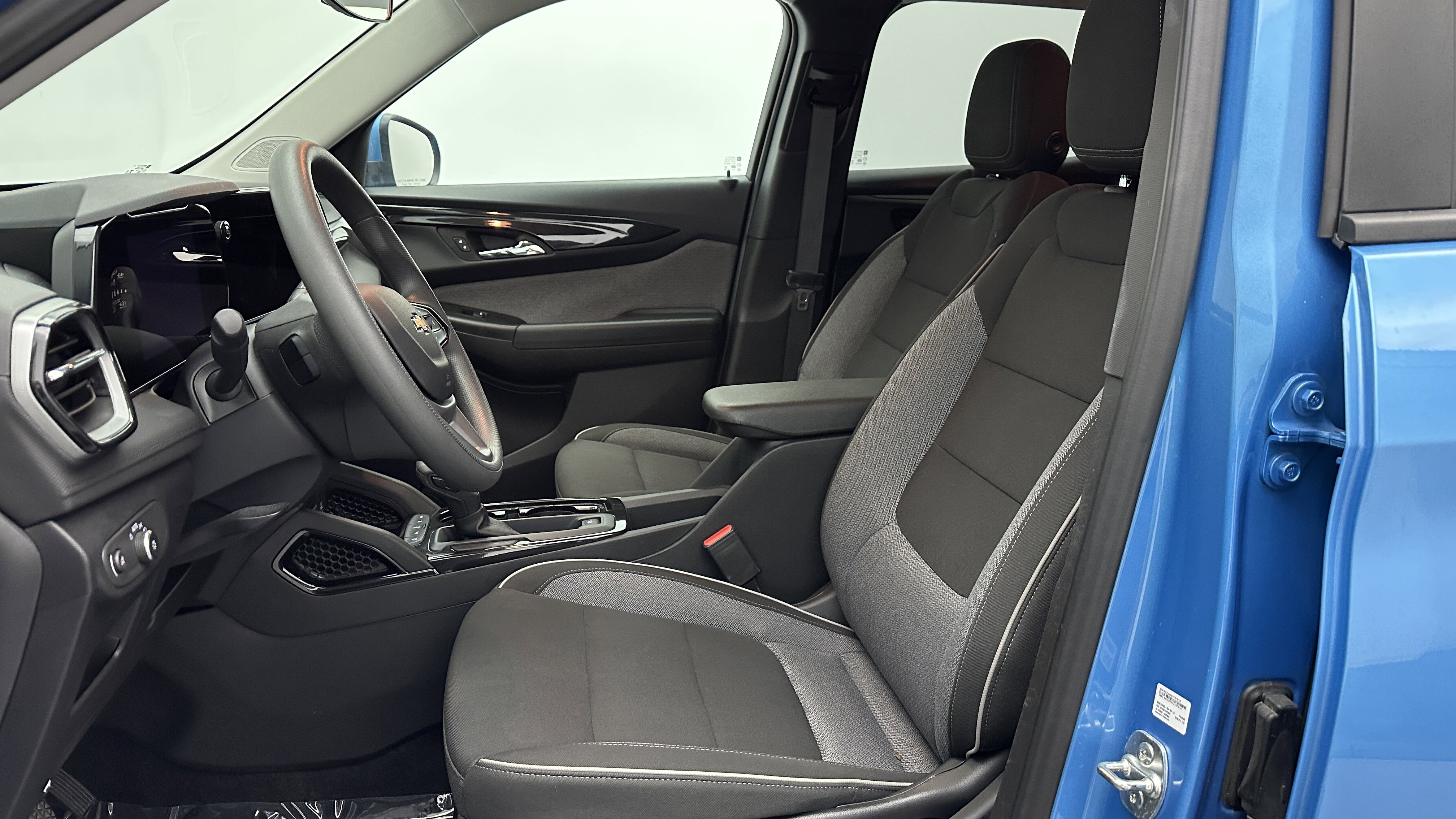 Used 2025 Chevrolet TrailBlazer LT image 12