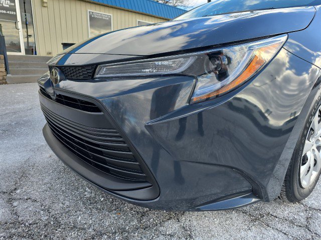 Used 2023 Toyota Corolla LE FWD image 9