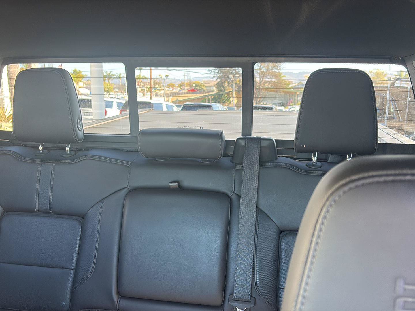 Used 2019 Chevrolet Silverado 1500 High Country w/ Technology Package AWD/4WD image 9