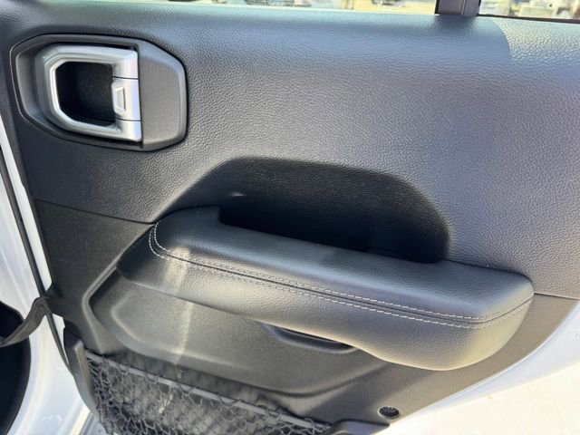 Used 2018 Jeep Wrangler Unlimited Sahara image 8