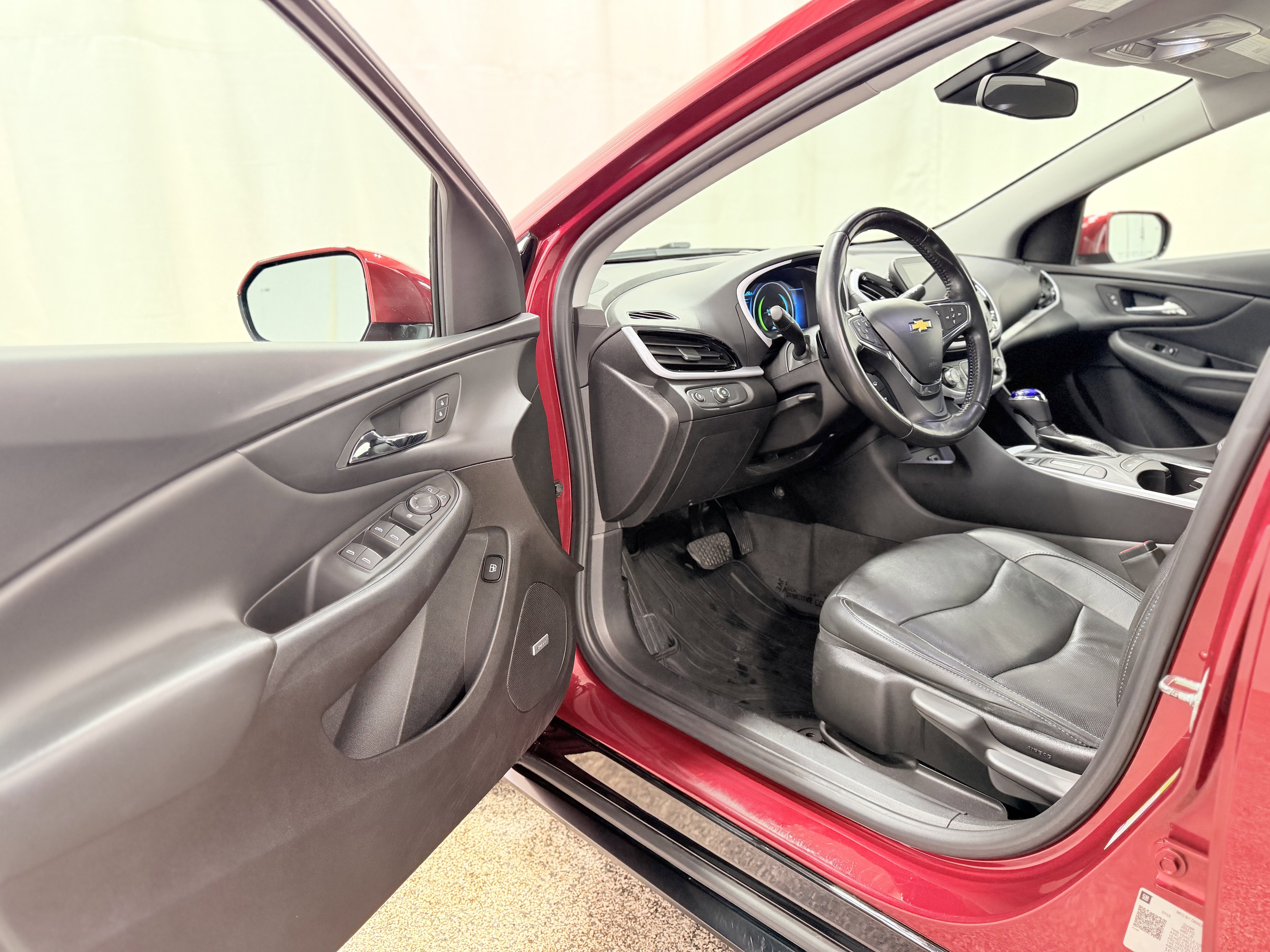 Used 2018 Chevrolet Volt LT w/ LT Driver Confidence Package FWD image 11