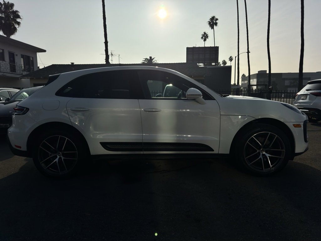 Used 2023 Porsche Macan image 4