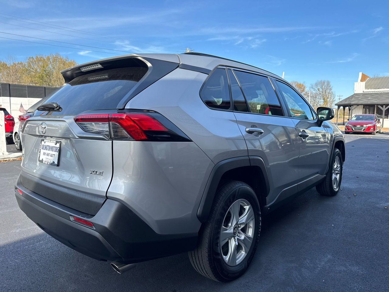 Used 2019 Toyota RAV4 XLE image 6