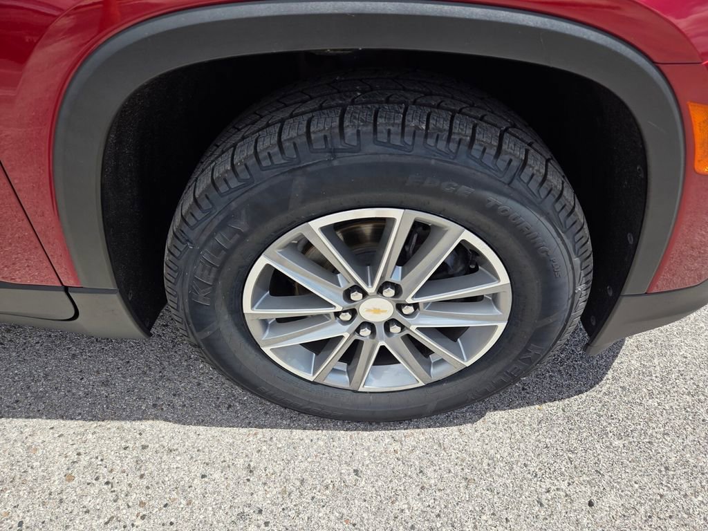 Certified 2023 Chevrolet Traverse LT FWD image 18