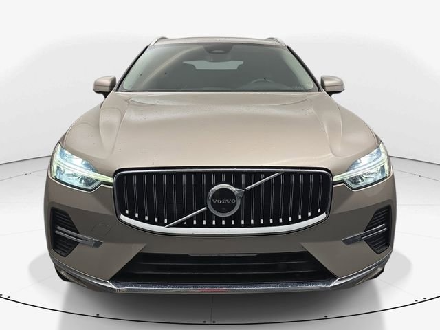 Used 2023 Volvo XC60 B5 Plus w/ Protection Package Premier image 4