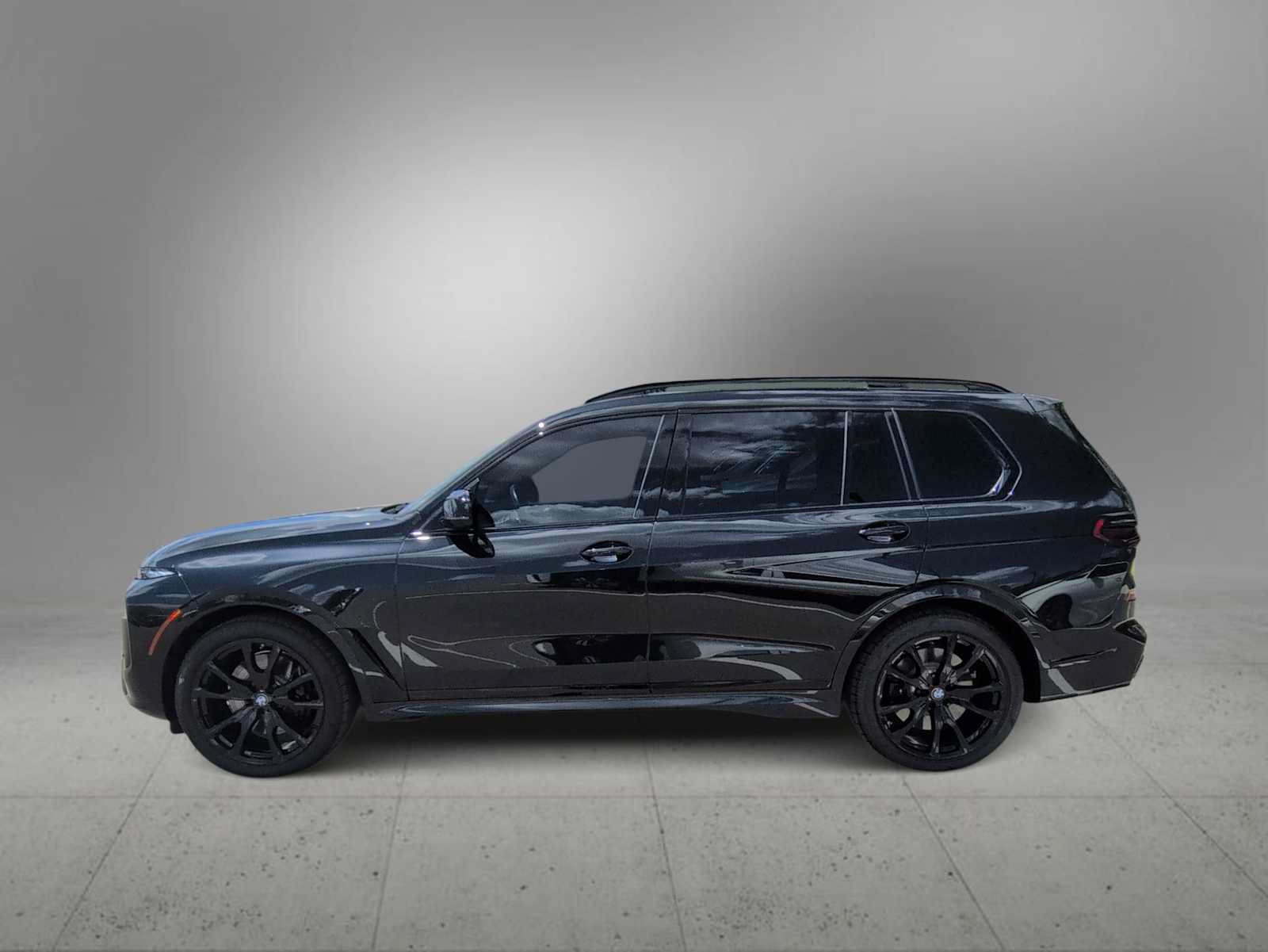 Used 2024 BMW X7 M60i w/ Executive Package AWD/4WD image 5