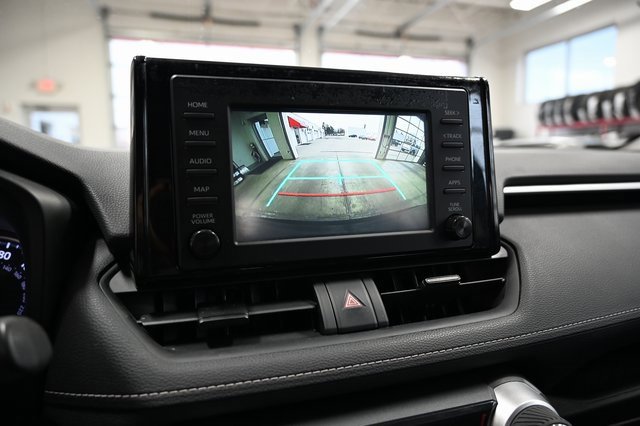 Used 2019 Toyota RAV4 LE image 16