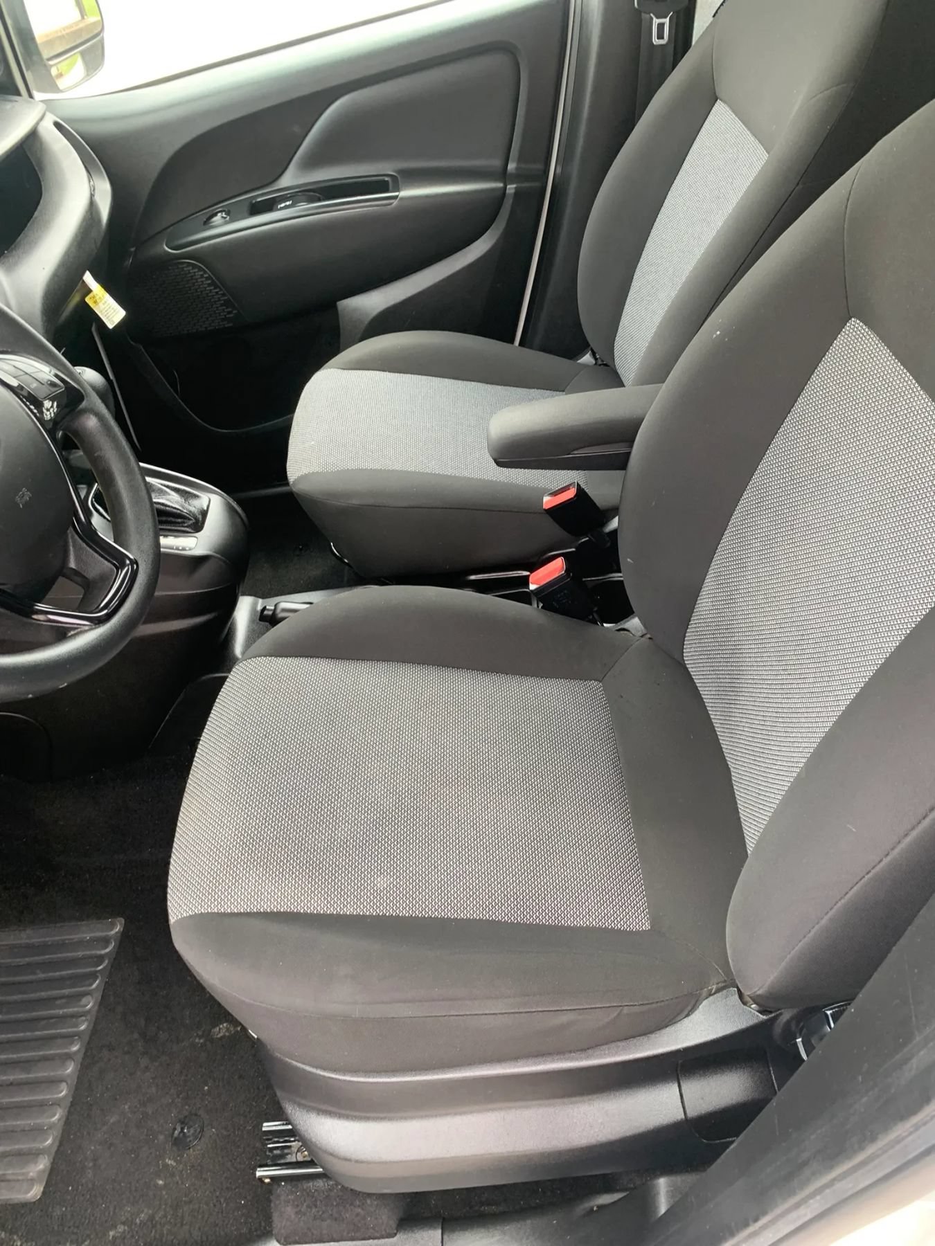 Used 2018 RAM ProMaster City Tradesman FWD image 10