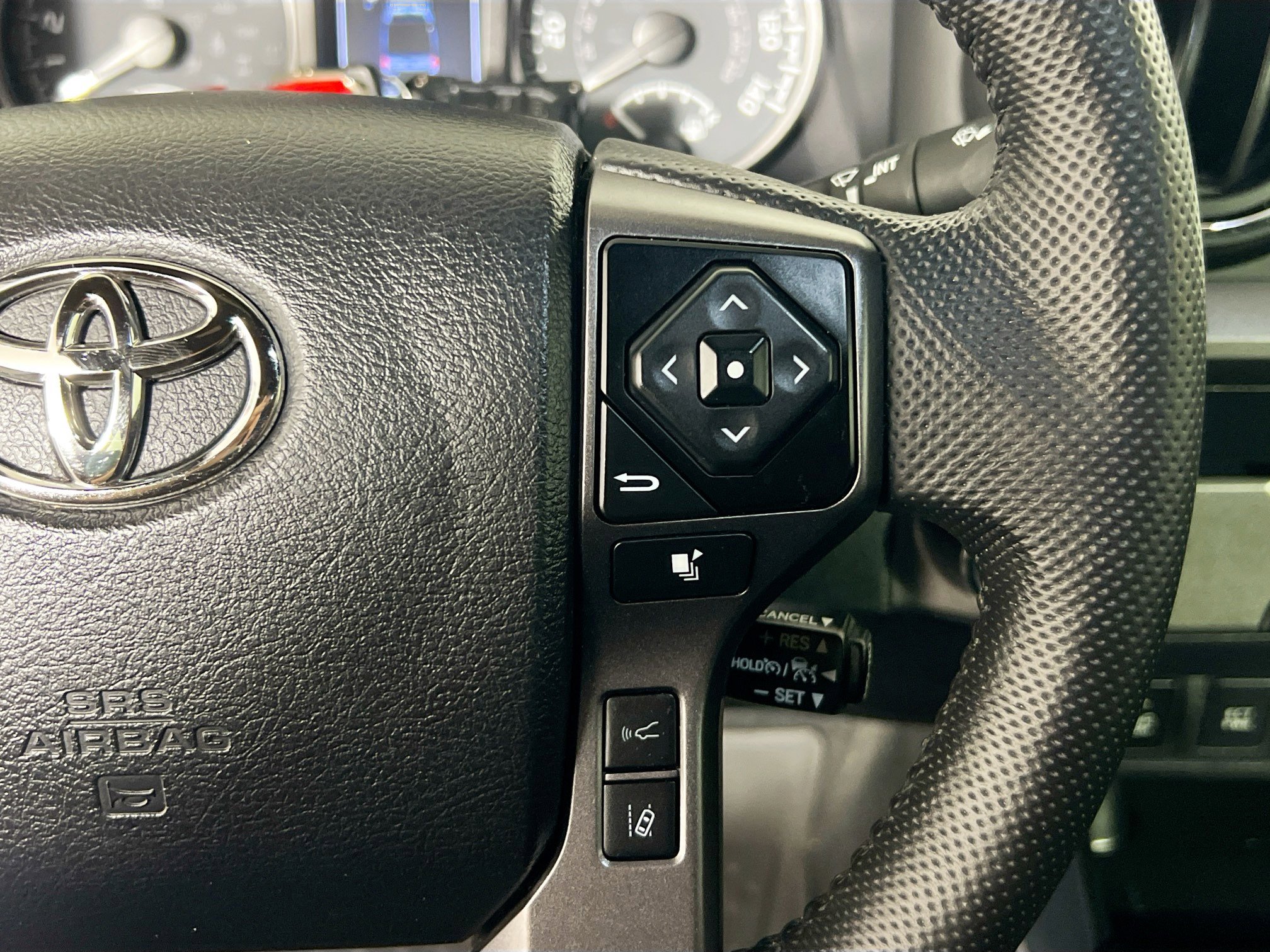 Used 2022 Toyota Tacoma TRD Sport w/ Technology Package RWD image 19